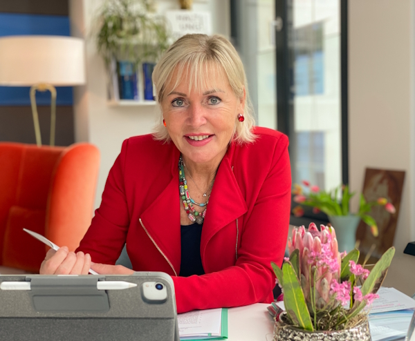 Frau Professor Doktor Kristina Sinemus